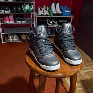Jordan Men's Black and Gray Sneakers